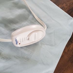 Heating Pad with Moist Heat Technology